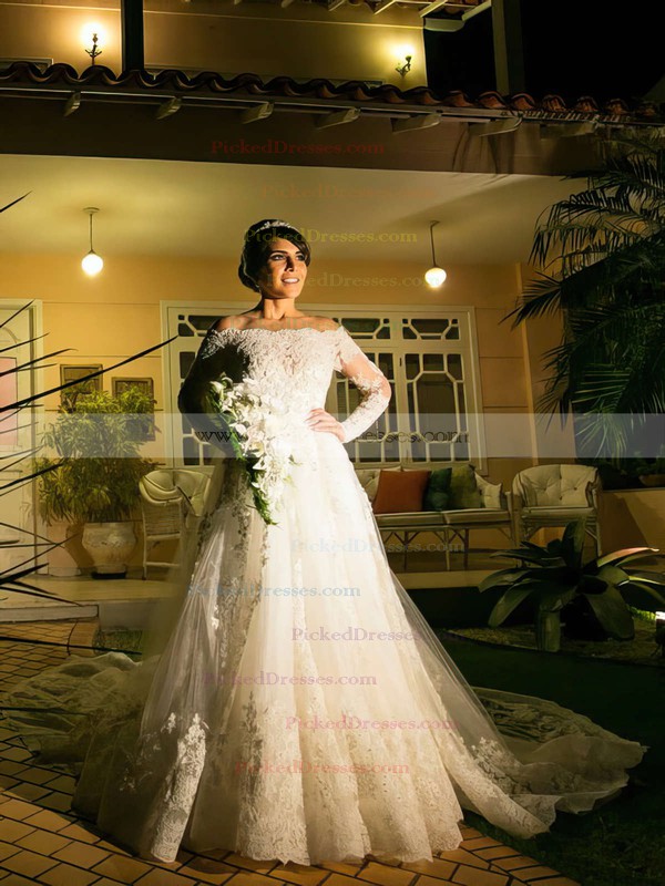 Fabulous A-line Scoop Neck Tulle Appliques Lace Chapel Train Long Sleeve Wedding Dresses #PDS00022542
