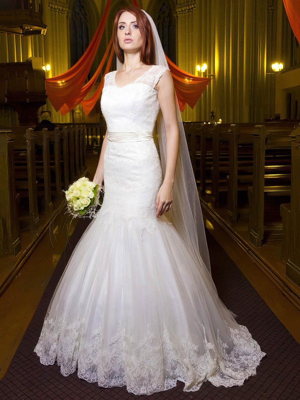 Modest Trumpet/Mermaid V-neck Tulle Appliques Lace Floor-length Backless Wedding Dresses #PDS00022695