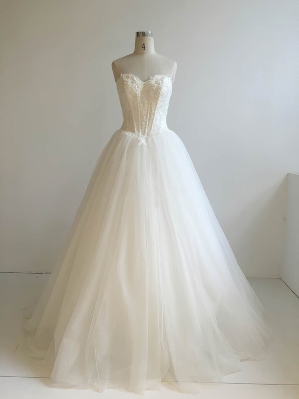 Ball Gown Sweetheart Floor-length Tulle with Appliques Lace Wedding Dresses #PDS00022947