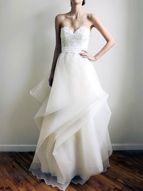 Ivory Organza Appliques Lace Floor-length Prettiest Sweetheart Wedding Dress
